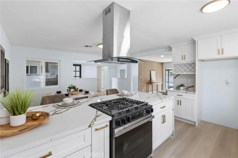 Tiny photo for 14032 Woodlawn Ave, Tustin, CA 92780 (MLS # PW25248539)