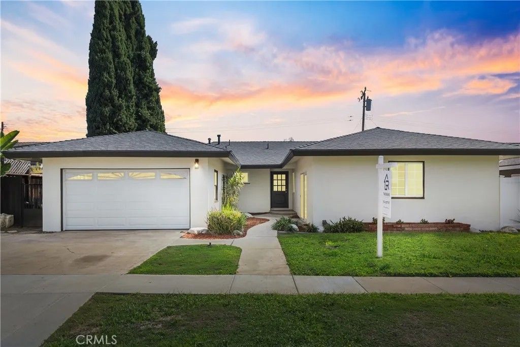 Photo for 14032 Woodlawn Ave, Tustin, CA 92780 (MLS # PW25248539)