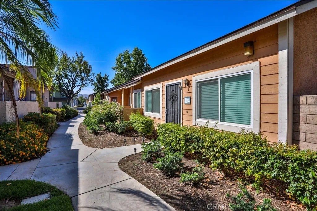 Photo of 2321 Mount Humphries CIR, Corona, CA 92879 (MLS # PW26127638)