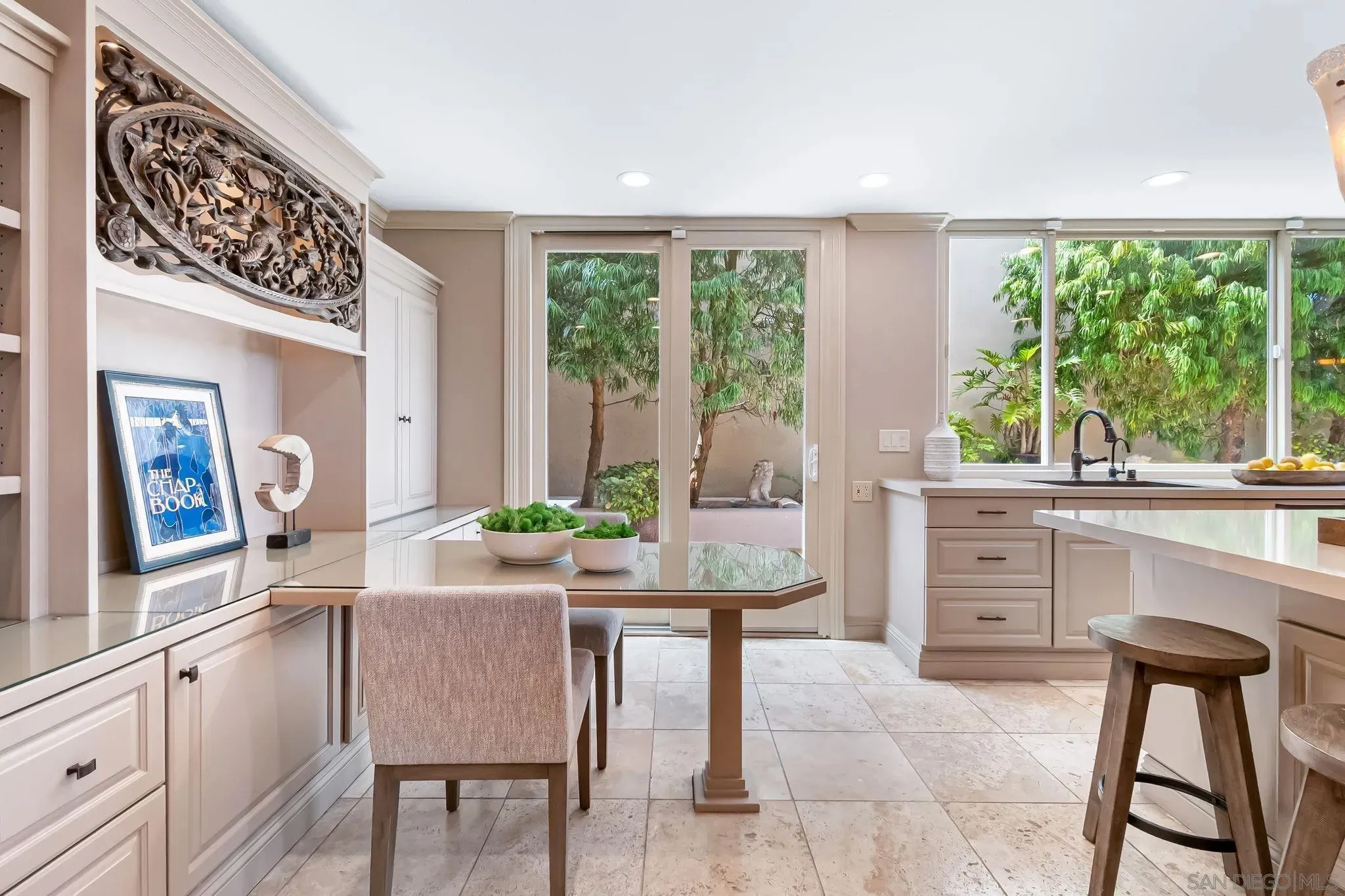 La Jolla, California 92037, United States, 2 Bedrooms Bedrooms, ,3 BathroomsBathrooms,Residential,Active,221999