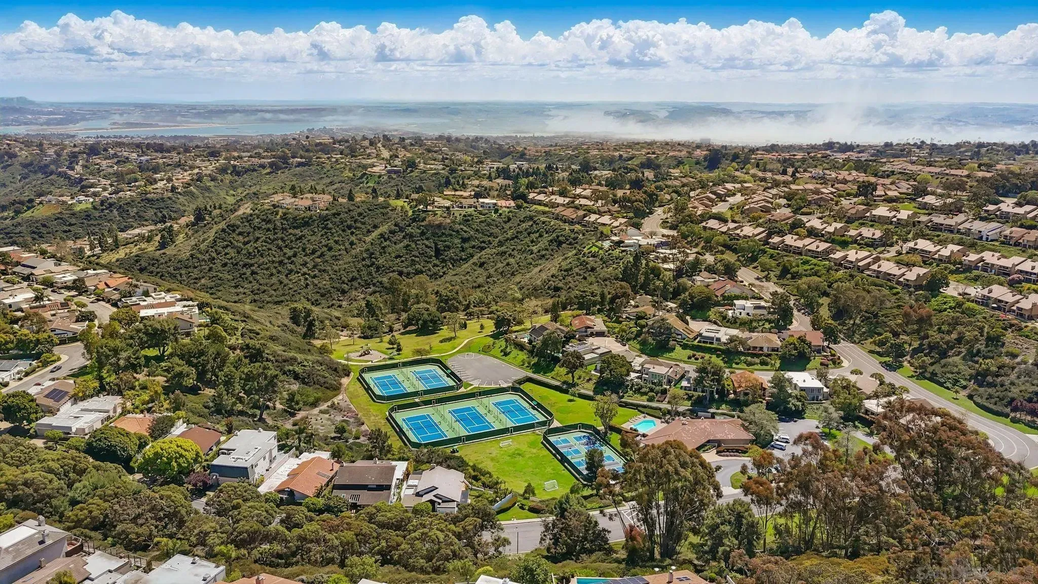 La Jolla, California 92037, United States, 2 Bedrooms Bedrooms, ,3 BathroomsBathrooms,Residential,Active,221999