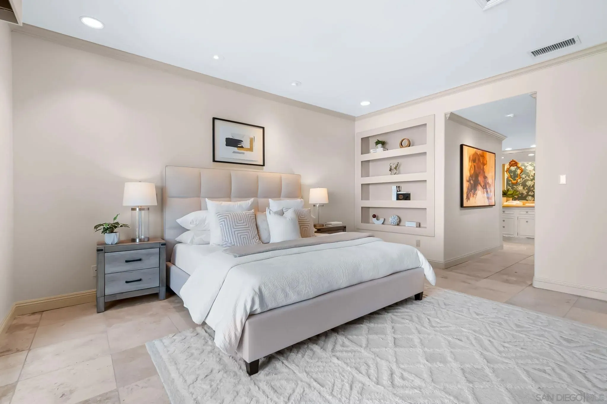 La Jolla, California 92037, United States, 2 Bedrooms Bedrooms, ,3 BathroomsBathrooms,Residential,Active,221999