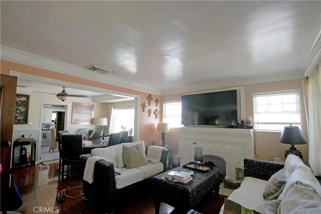 1036 S Grande Vista