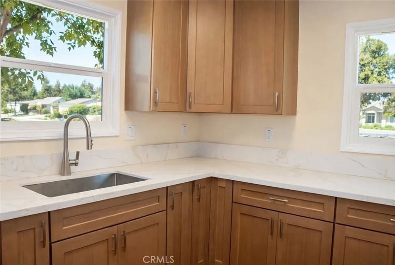 2404 W 153rd