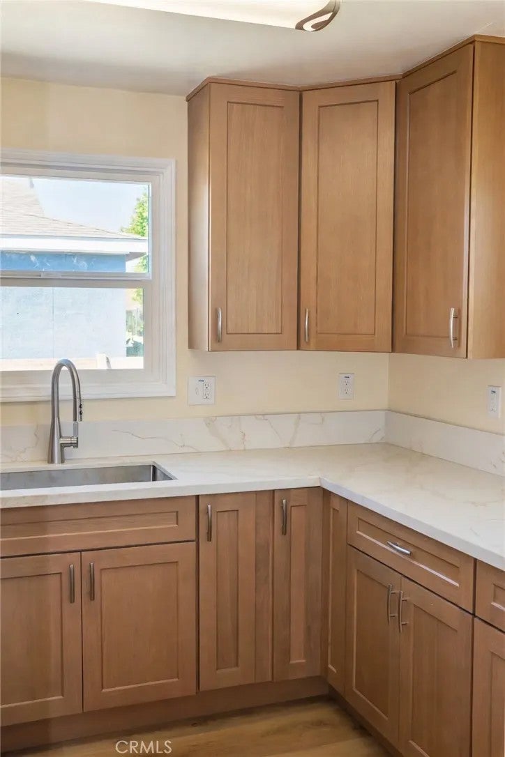 2404 W 153rd