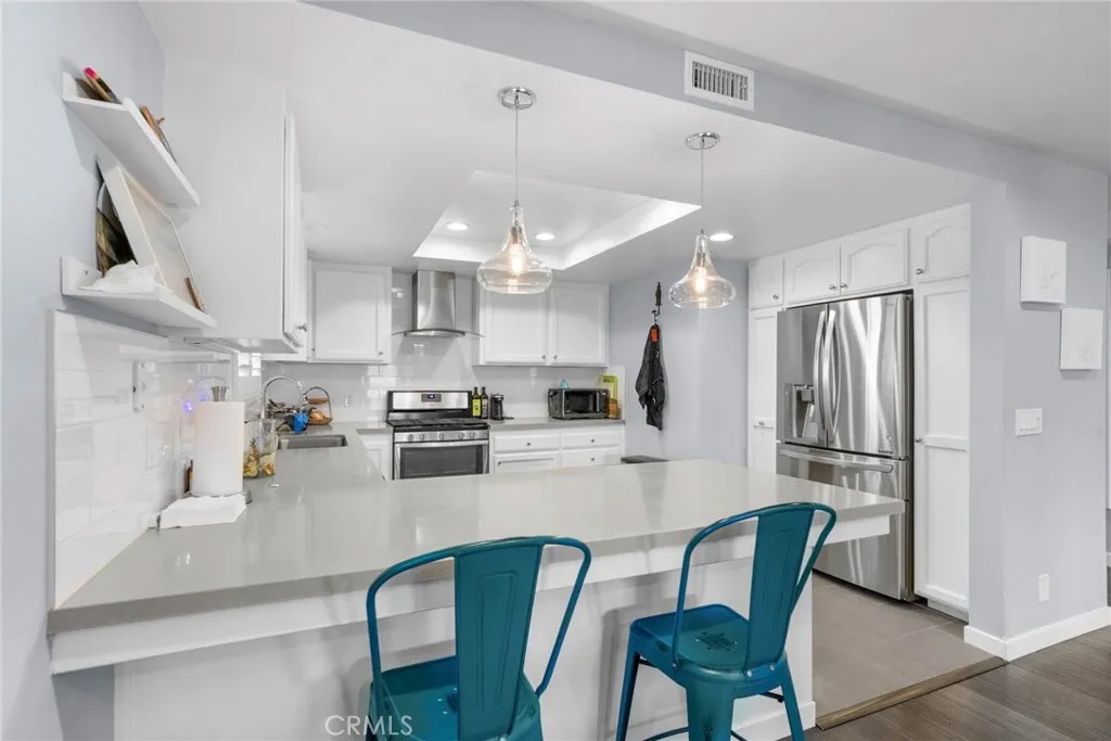 244 W Mariposa A