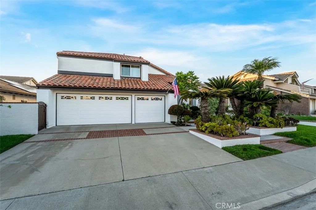 Photo of 22971 Tiagua, Mission Viejo, CA 92692 (MLS # OC25250185)