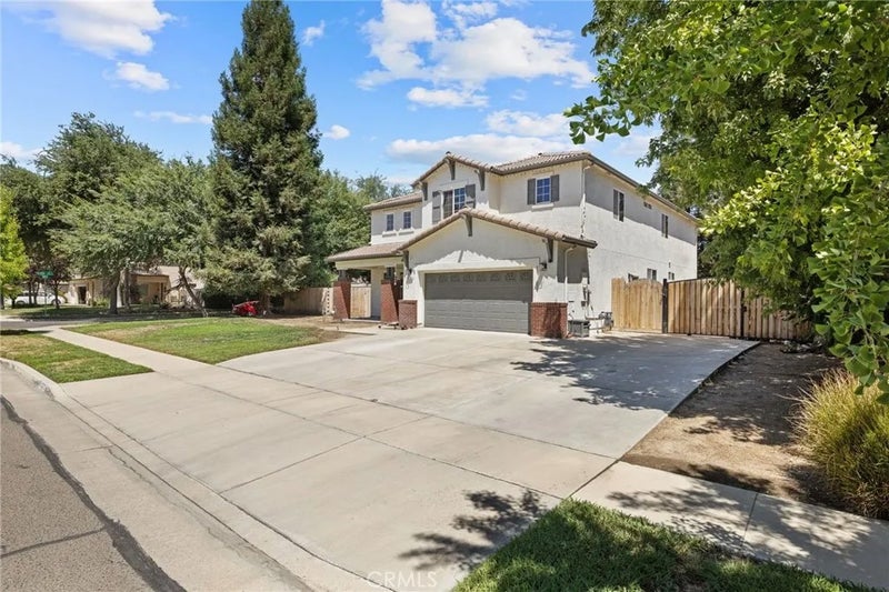 3320 W Glendale
