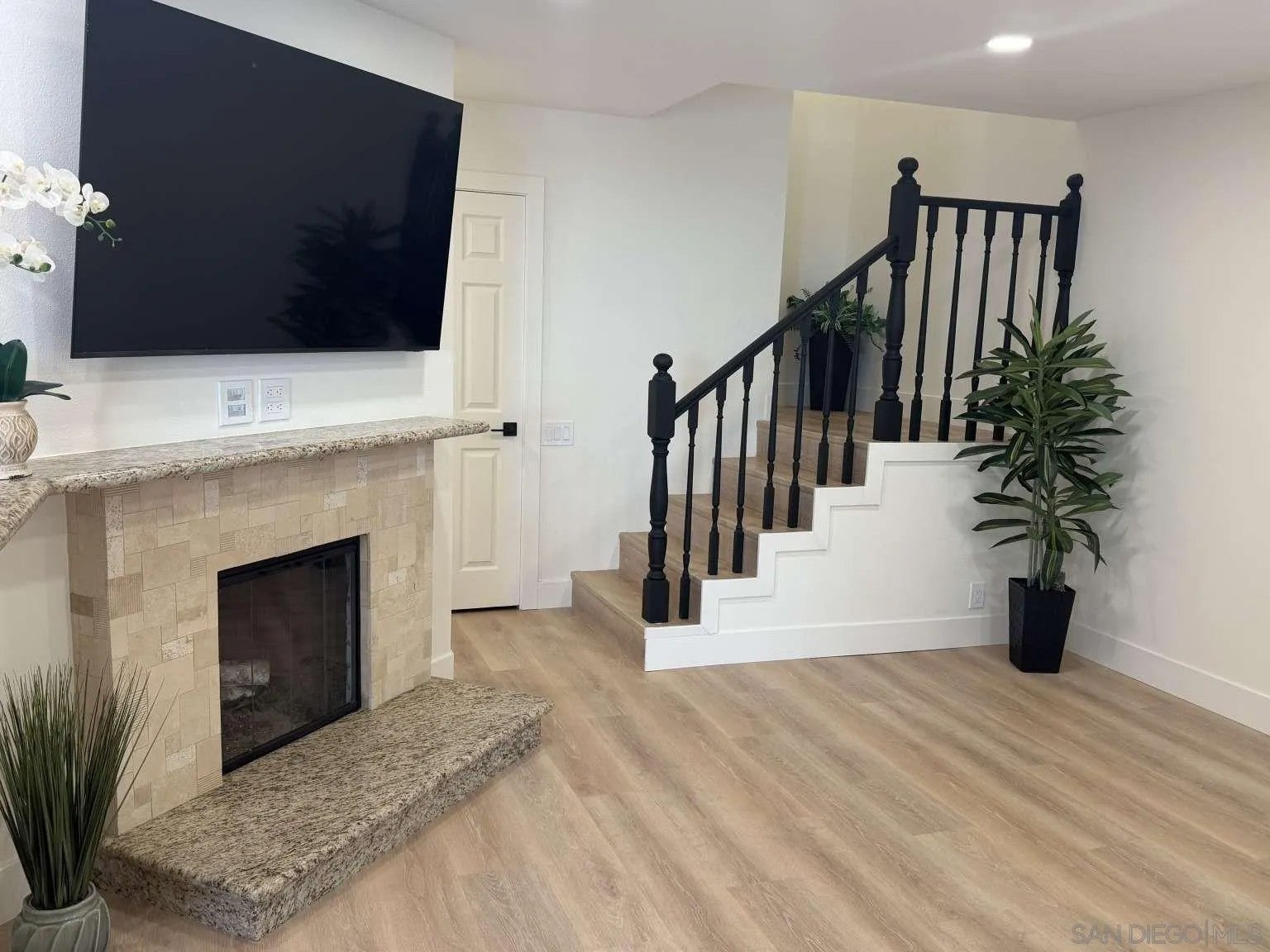 4463 Chase Drive 23