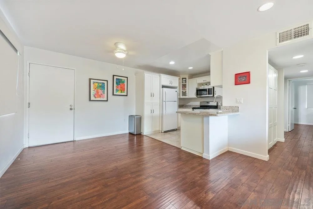 859 Tamayo Dr 1