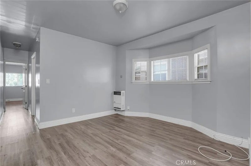 914 W 41st