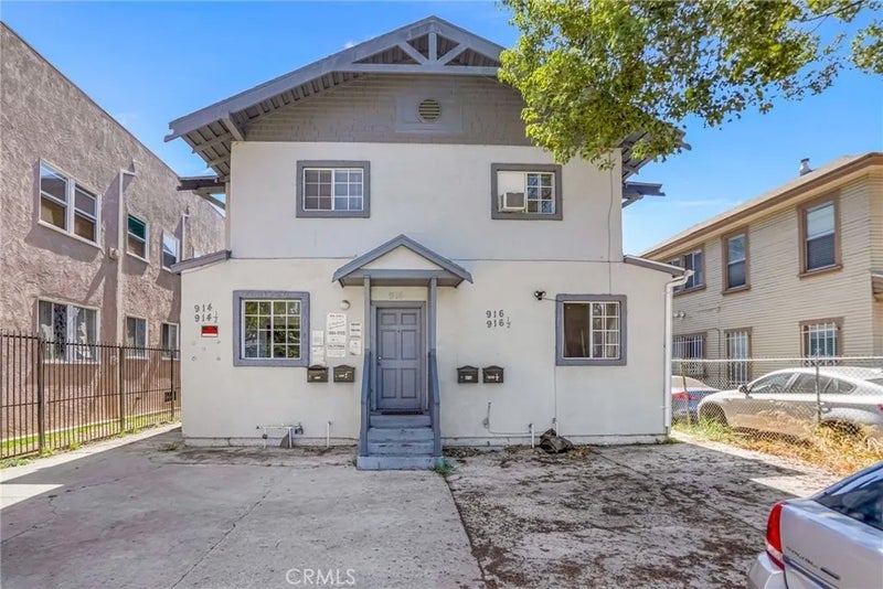 914 W 41st