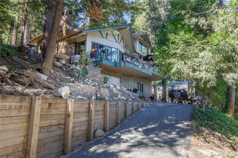 24611 Valle Drive