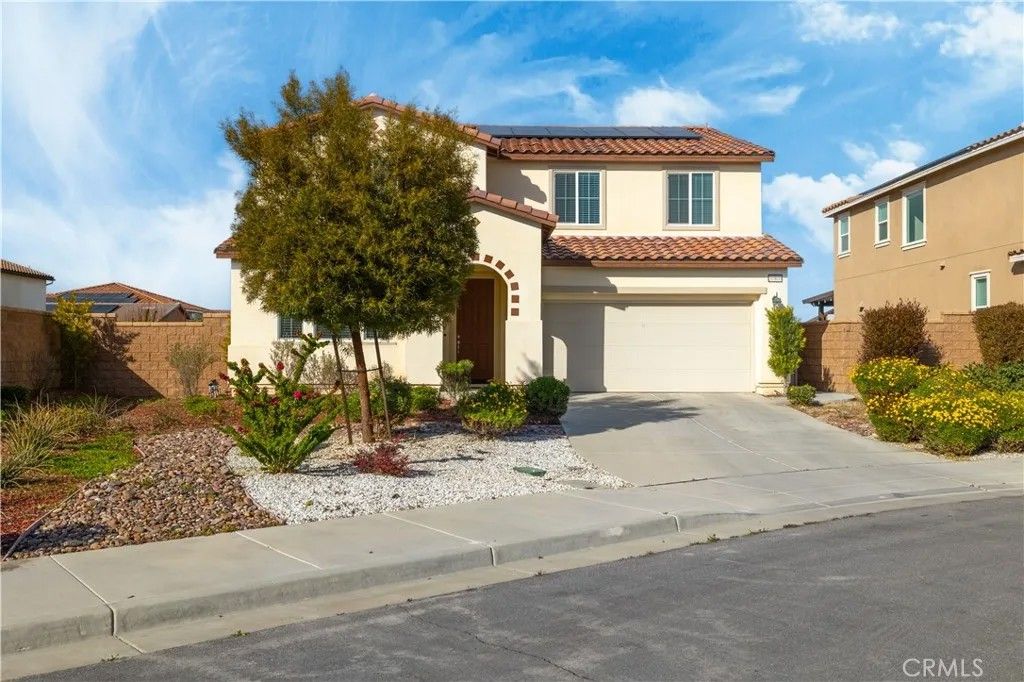 Photo of 30800 Mossy Bend Ln, Murrieta, CA 92563 (MLS # SW26024038)