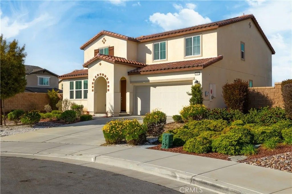 Photo of 30800 Mossy Bend Ln, Murrieta, CA 92563 (MLS # SW26024038)