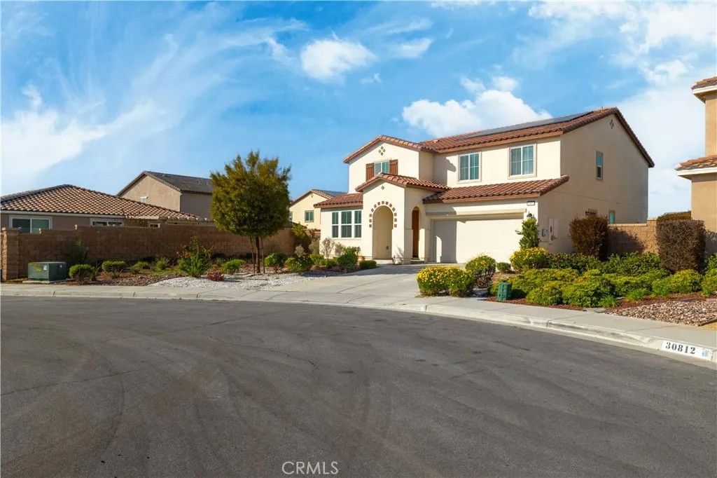 Photo of 30800 Mossy Bend Ln, Murrieta, CA 92563 (MLS # SW26024038)