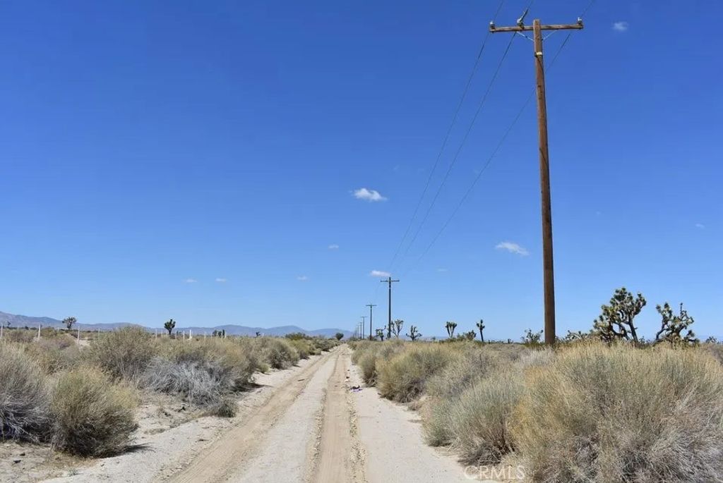 Photo of 14500 Ave R, Littlerock, CA 93543 (MLS # SR25269561)