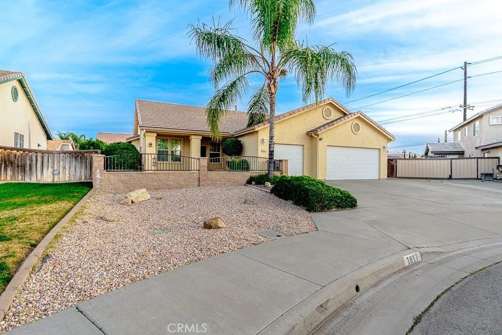 Photo of 1817 Rue Chablis, San Jacinto, CA 92583 (MLS # SW25276734)
