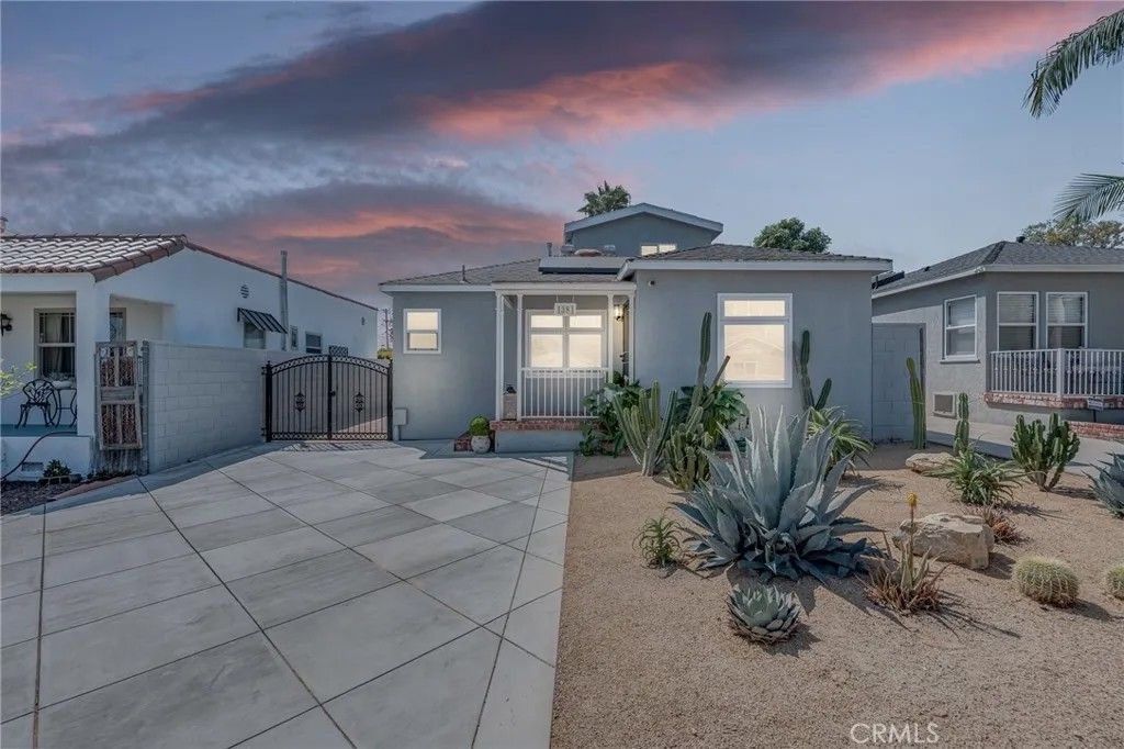 Photo of 1381 W Summerland Ave, San Pedro, CA 90732 (MLS # PW26062569)