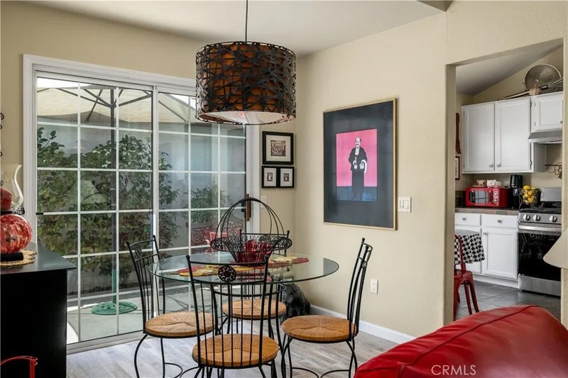 41519 Avenida De La Reina