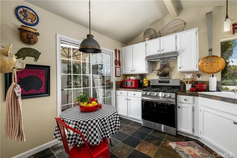 41519 Avenida De La Reina