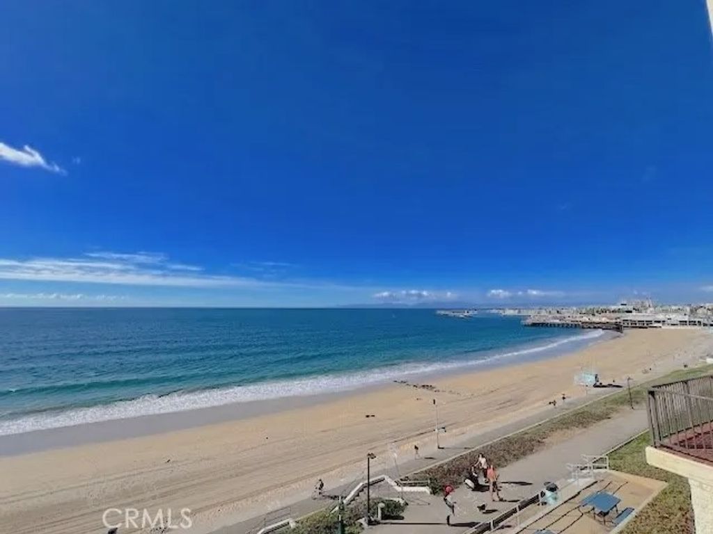 Photo of 535 Esplanade #305, Redondo Beach, CA 90277 (MLS # SB25273700)