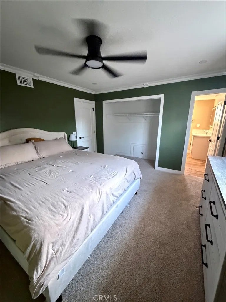 819 Vinemead