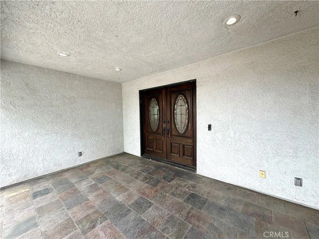 Photo of 23775 Cruise Circle Drive, Canyon Lake, CA 92587 (MLS # SW26030798)