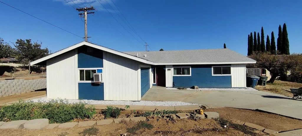 Photo of 2351 Stewart Place, Escondido, CA 92027 (MLS # NDP2608249)