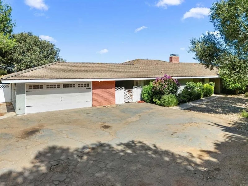 1060 Evergreen Lane