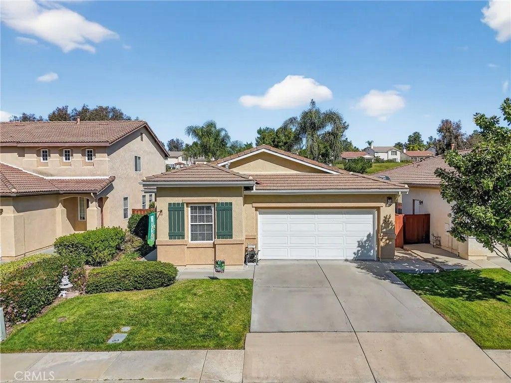 Photo of 30910 Crystalaire Dr, Temecula, CA 92591 (MLS # SW26057513)