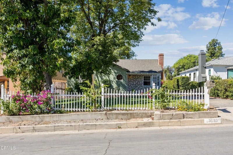 3033 Glen Avenue