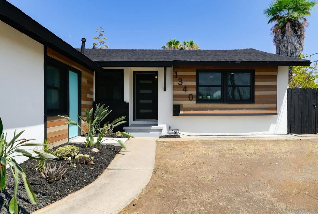 Photo of 1340 Heron Ave, El Cajon, CA 92020 (MLS # 250045643)