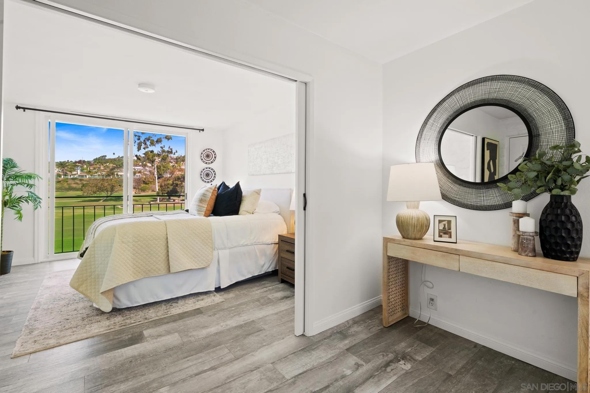 2544 Navarra Drive 17 17