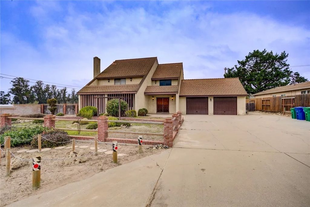 Photo of 121 Harsin Ln, Santa Maria, CA 93455 (MLS # SC26016347)