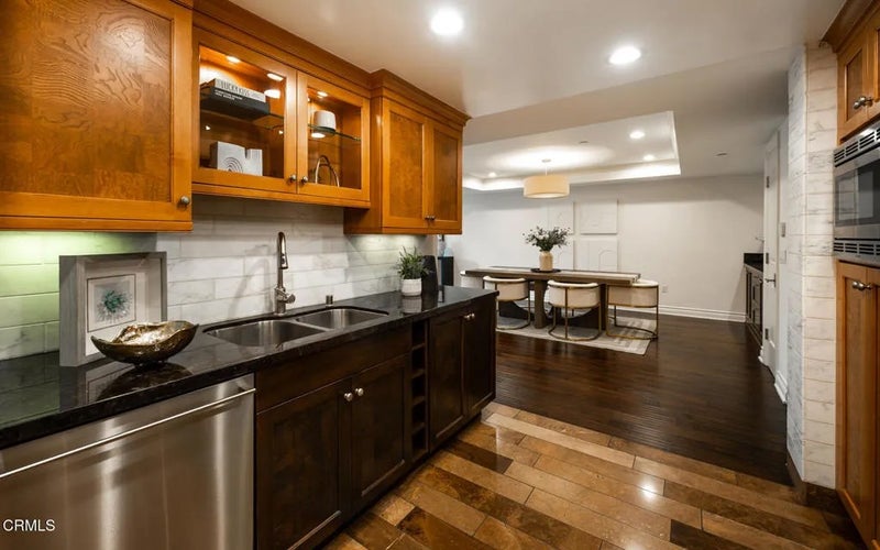 250 S De Lacey Avenue 305A