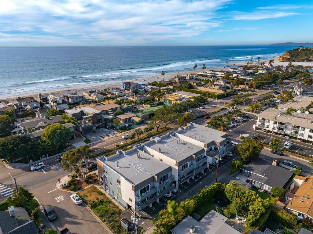 Photo of 2721 Camino Del Mar, Del Mar, CA 92014 (MLS # 260014000)