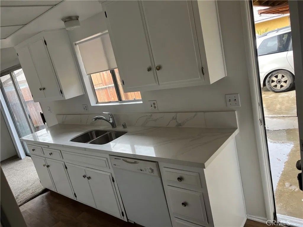 Photo of 824 W Whittier, Hemet, CA 92543 (MLS # WS26030118)