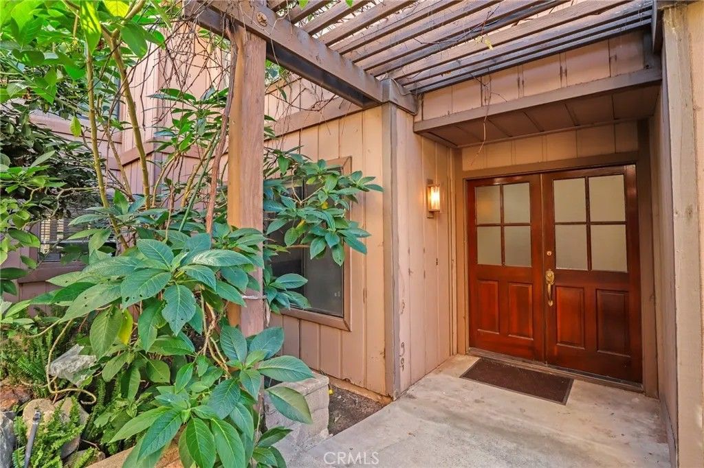 Photo of 33 Northwoods Ln, La Crescenta, CA 91214 (MLS # PF26005335)