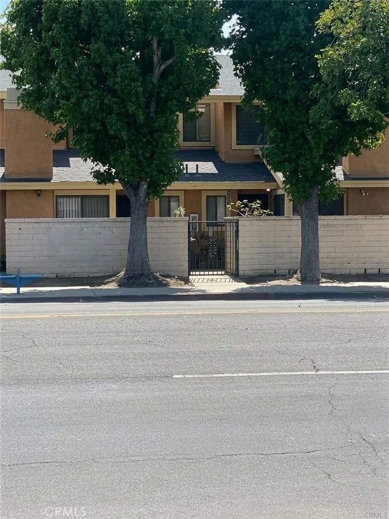 2108 Santa Fe Avenue 15