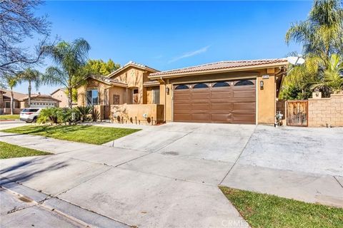 Photo of 4526 Trotter Drive, Hemet, CA 92545 (MLS # SW26018539)
