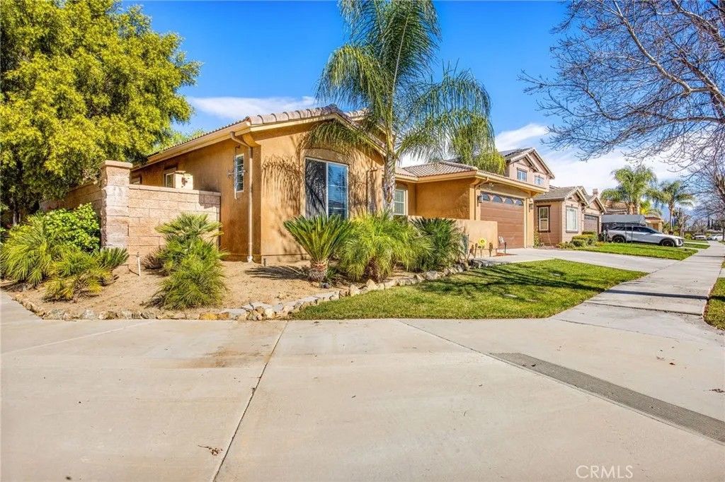 Photo of 4526 Trotter Drive, Hemet, CA 92545 (MLS # SW26018539)