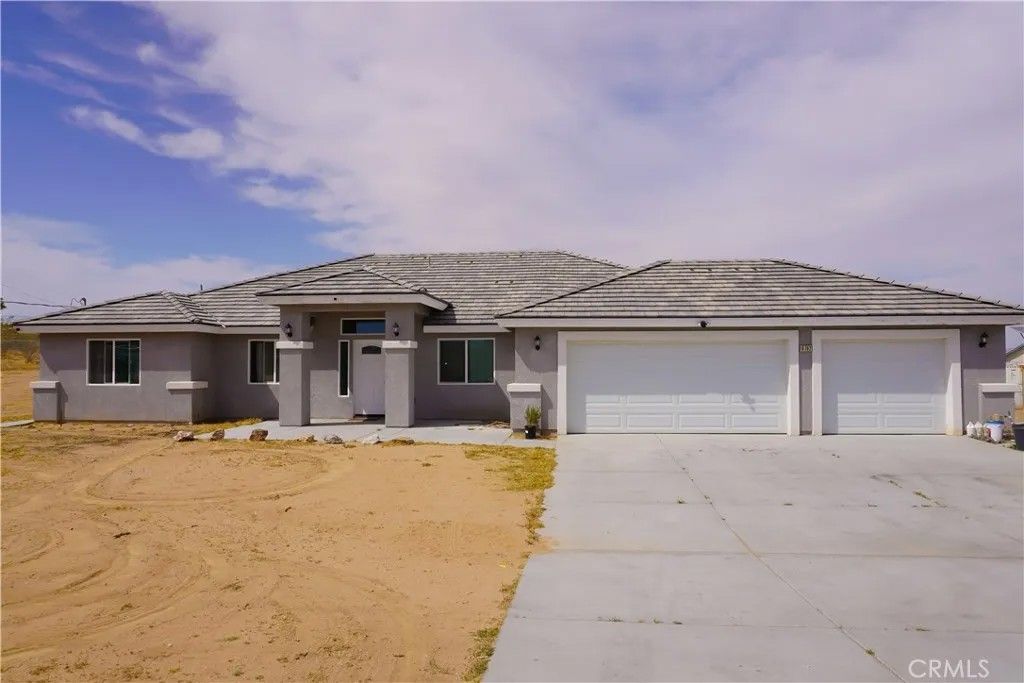 Photo of 18702 Atlantic Street, Hesperia, CA 92345 (MLS # IV26085565)