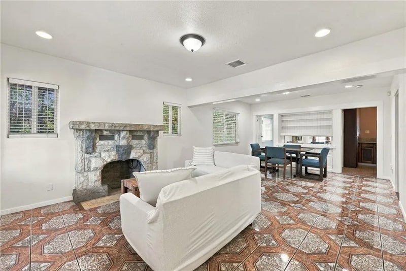 1659 W 39th