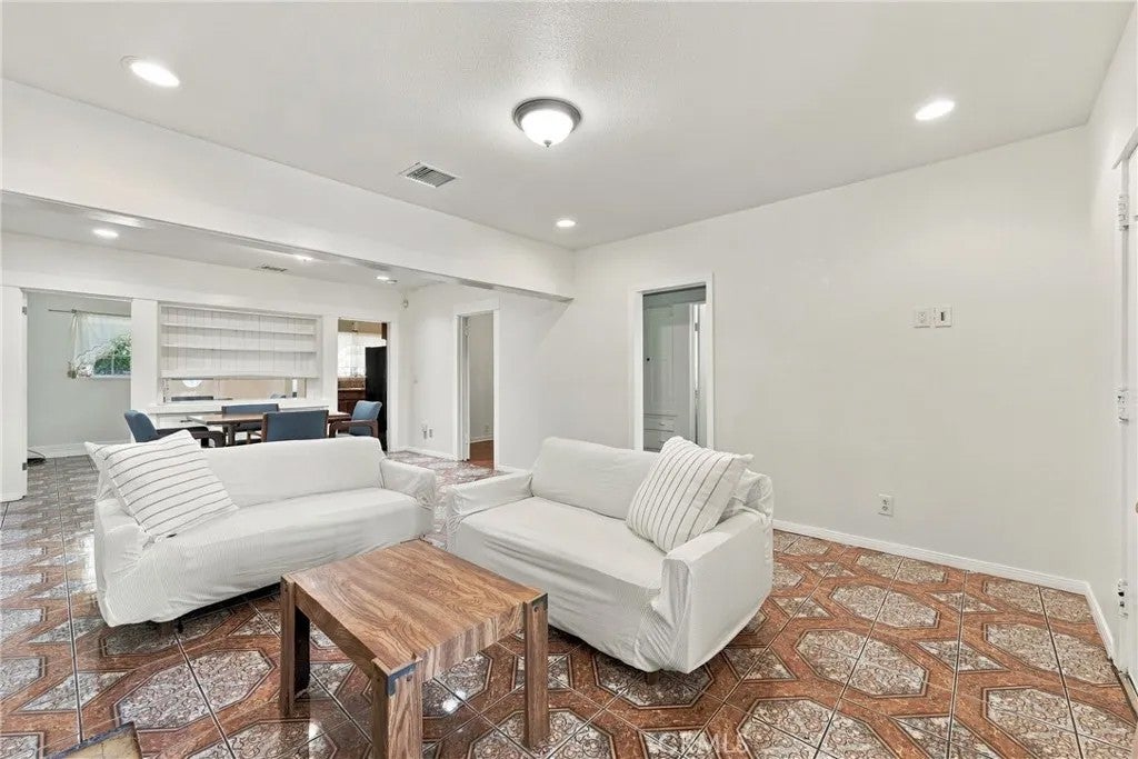 1659 W 39th