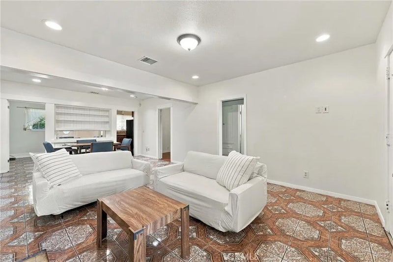1659 W 39th