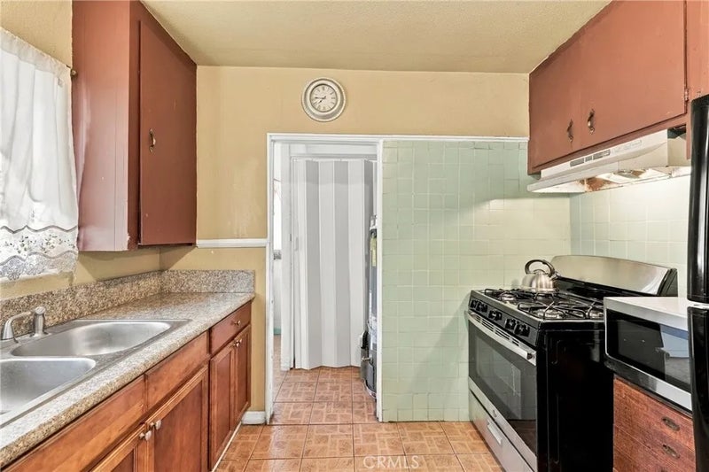 1659 W 39th