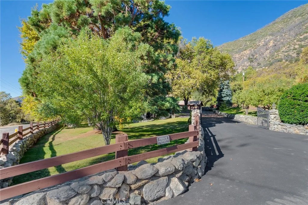 39292 Oak Glen Road
