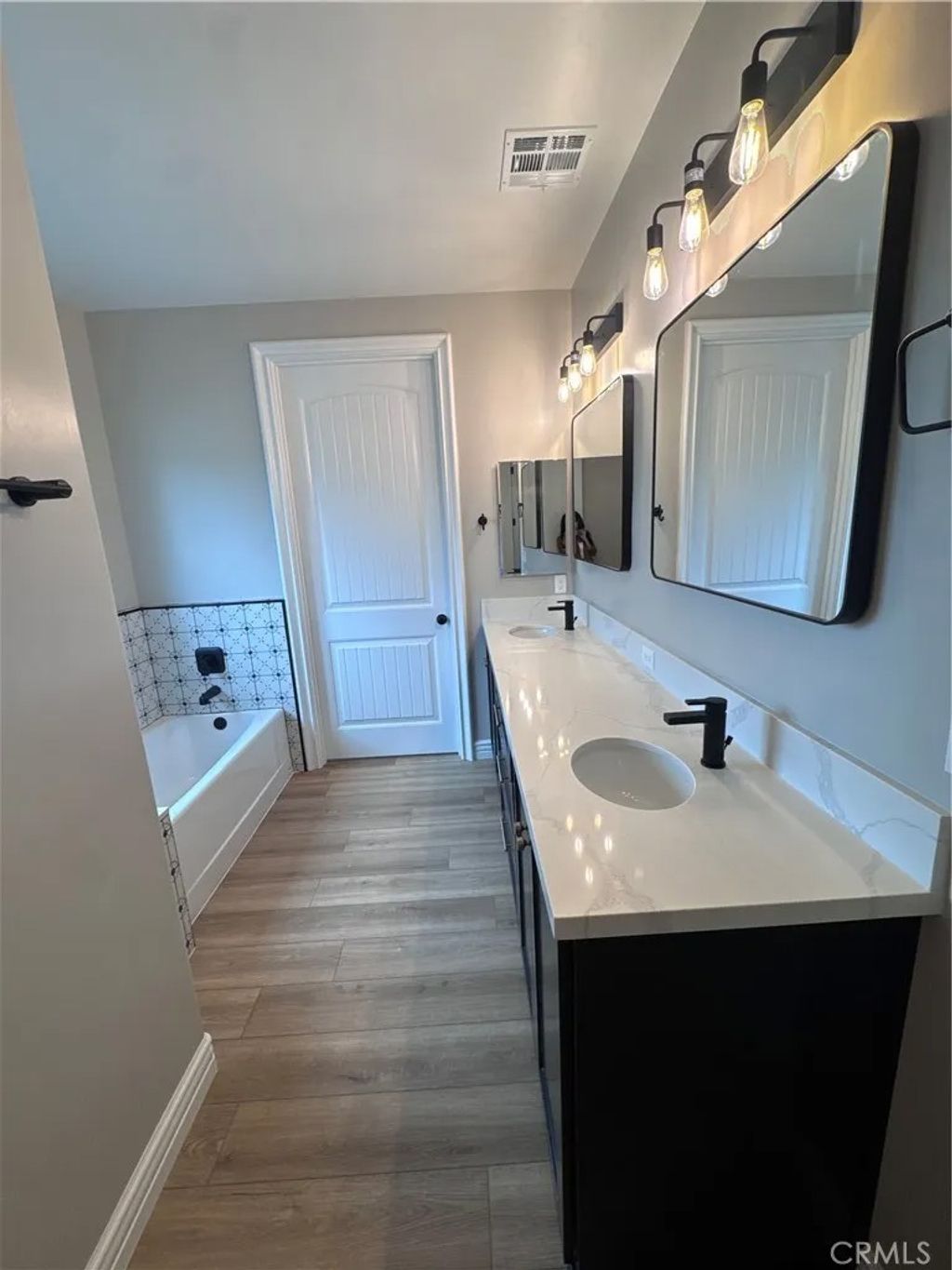 Photo of 21116 Stage Dr, Tehachapi, CA 93561 (MLS # SR26086829)