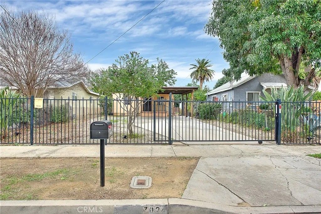 Photo of 7024 Eton, Canoga Park, CA 91303 (MLS # CV25281151)